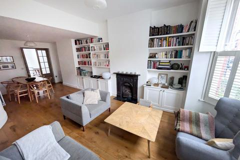 2 bedroom end of terrace house to rent, Battledean Road, N5