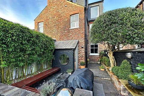 3 bedroom terraced house for sale, Harcourt Road, Altrincham