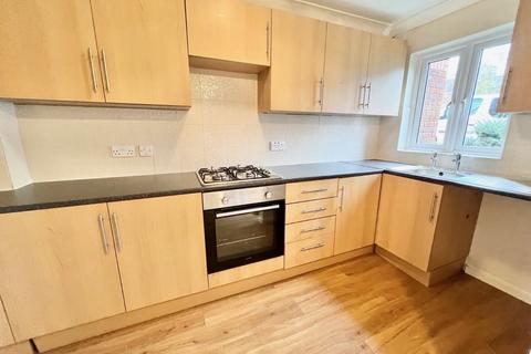 2 bedroom terraced house to rent, Devonshire Gardens, Southampton SO31