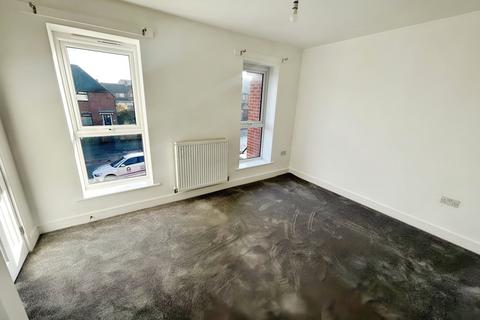 2 bedroom terraced house to rent, Rogers Avenue, Newcastle, Staffordshire, ST5