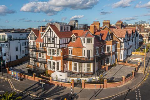 3 bedroom apartment for sale, Station Road, Westcliff On Sea, SS0