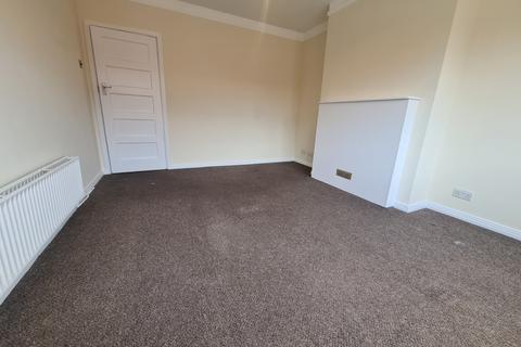 2 bedroom flat to rent, Manor Court, York Way, London, N20