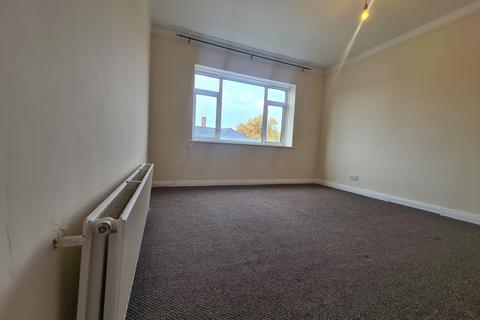 2 bedroom flat to rent, Manor Court, York Way, London, N20