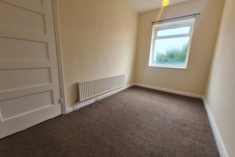 2 bedroom flat to rent, Manor Court, York Way, London, N20