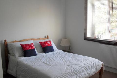 2 bedroom flat to rent, Station Parade, Virginia Water