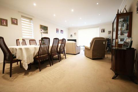 2 bedroom apartment for sale, Edgware HA8