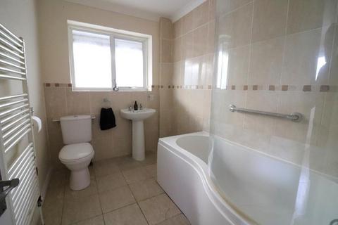 3 bedroom bungalow for sale, Luton LU4