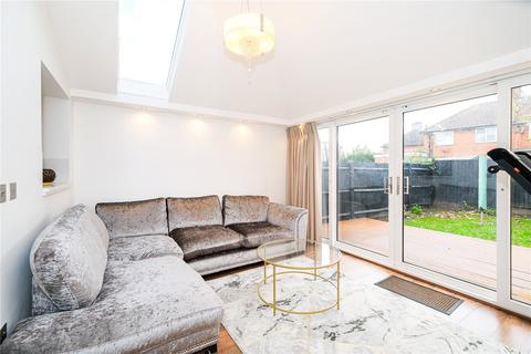 4 bedroom semi-detached house for sale, Lake Close, Dagenham RM8