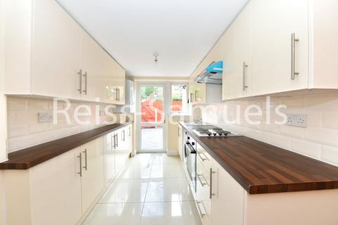 6 bedroom terraced house to rent, Manchester Road, London E14