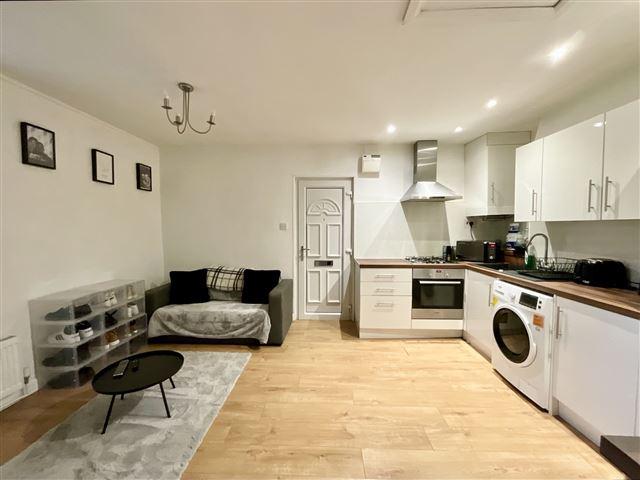 Open plan living/kitchen space