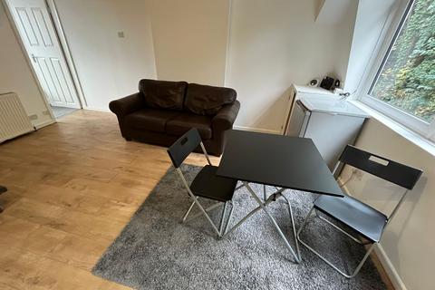 2 bedroom apartment to rent, Leeds LS4