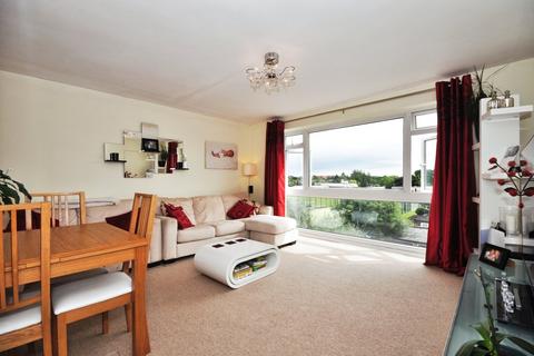 2 bedroom apartment for sale, Edgecumbe Court, Staines upon Thames TW18