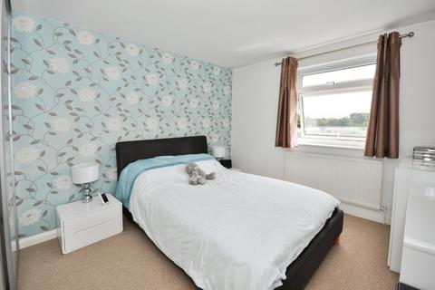 2 bedroom apartment for sale, Edgecumbe Court, Staines upon Thames TW18