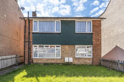 2 bedroom maisonette to rent, Halons Road, New Eltham SE9