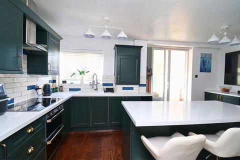 29 Bonner Grove, Walsall, WS9 0DU
