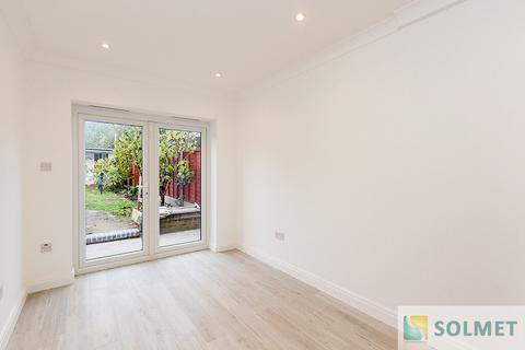 2 bedroom ground floor maisonette to rent, Dollis Hill Lane, London NW2