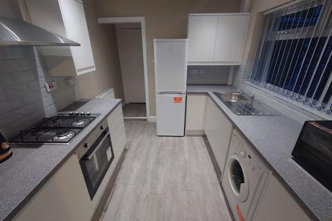 4 bedroom terraced house to rent, Saxony Road, Liverpool