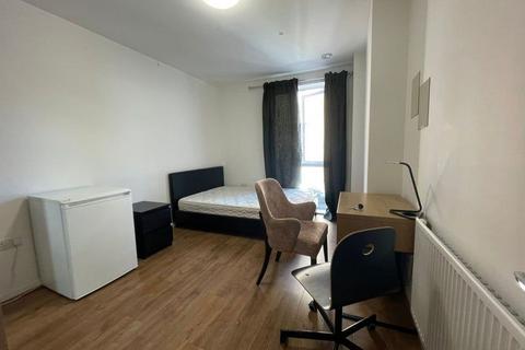 1 bedroom in a house share to rent, Franco Ave, Colindale