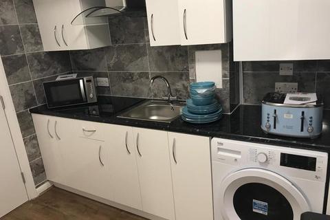 1 bedroom in a house share to rent, Franco Ave, Colindale