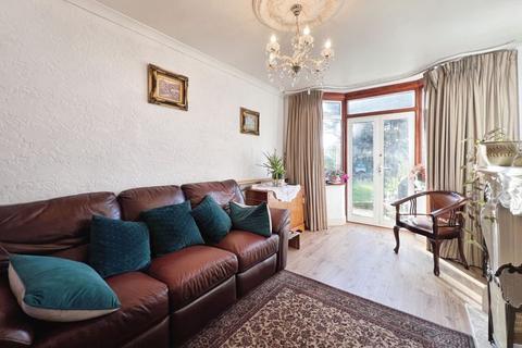 4 bedroom semi-detached house for sale, Ellesmere Avenue, London