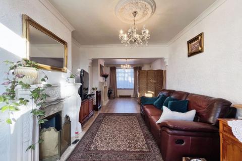 4 bedroom semi-detached house for sale, Ellesmere Avenue, London