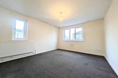 2 bedroom apartment to rent, Hanson Place, Bradford BD12