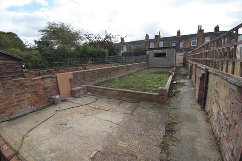 3 bedroom terraced house to rent, Patrick Street, Lincolnshire DN32