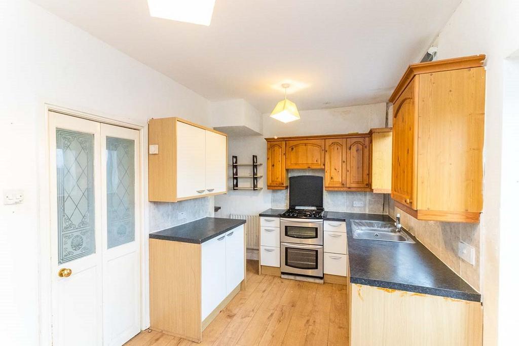 Kitchen/ Dining Room