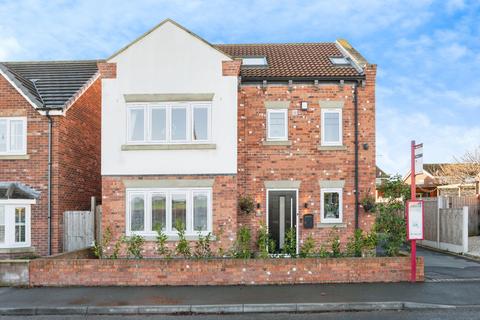 5 bedroom detached house for sale, Town Street, Wakefield WF3