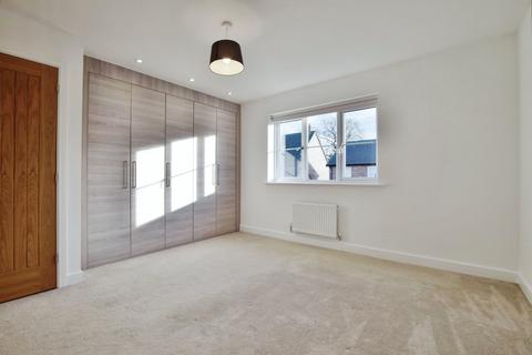 49 Bailey Road, Wilmslow, SK9 2TX