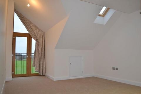 3 bedroom house to rent, Roundhouse Farm, Roestock Lane, Colney Heath