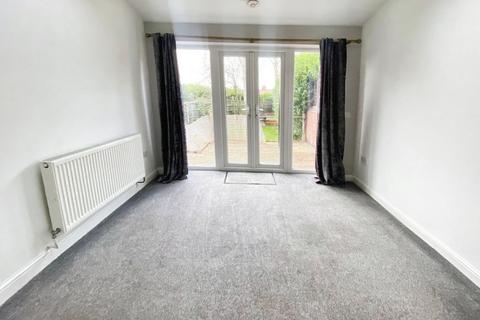 3 bedroom end of terrace house to rent, Barton Road, Warwickshire CV10