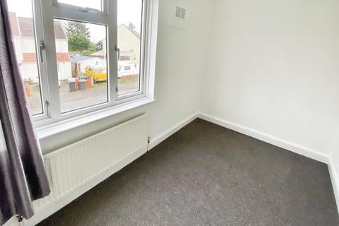 3 bedroom end of terrace house to rent, Barton Road, Warwickshire CV10