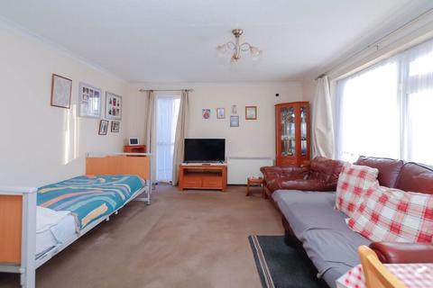 2 bedroom ground floor flat for sale, Brickendon Court, Hoddesdon