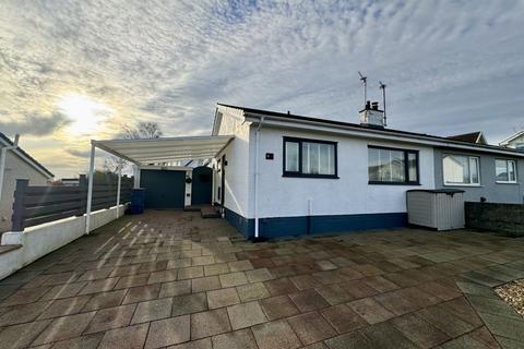 3 bedroom semi-detached bungalow for sale, Ffordd Llewelyn, Valley