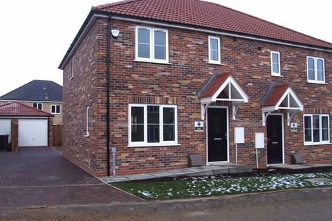 3 bedroom semi-detached house to rent, Maltsters Drive, Horncastle