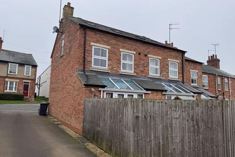 3 bedroom terraced house for sale, Weedon