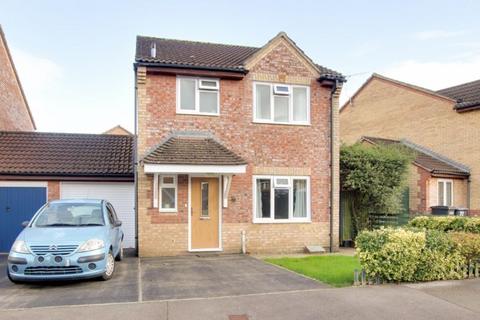 3 bedroom detached house to rent, Primrose Drive, Melksham