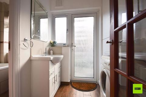 34 Dinton Road, London, SW19 2AP