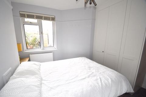 34 Dinton Road, London, SW19 2AP