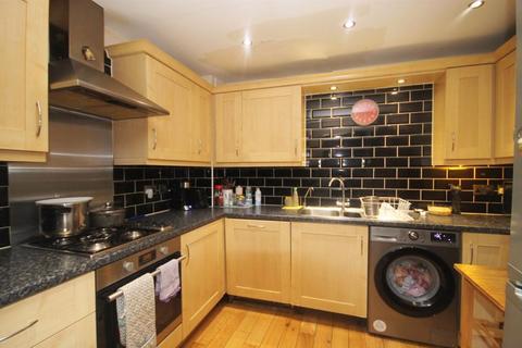 2 bedroom apartment for sale, Greenford Road, Greenford