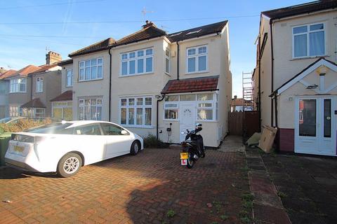 3 bedroom apartment to rent, Westmorland Road, Harrow