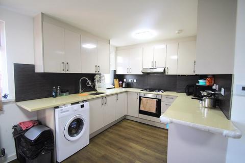 3 bedroom apartment to rent, Westmorland Road, Harrow