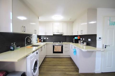 3 bedroom apartment to rent, Westmorland Road, Harrow