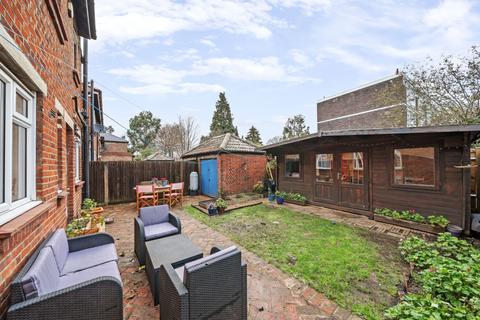 2 bedroom ground floor maisonette for sale, Murray Road, Richmond, TW10