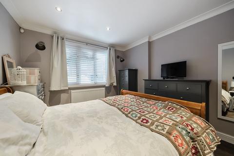 2 bedroom ground floor maisonette for sale, Murray Road, Richmond, TW10