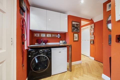 2 bedroom ground floor maisonette for sale, Murray Road, Richmond, TW10