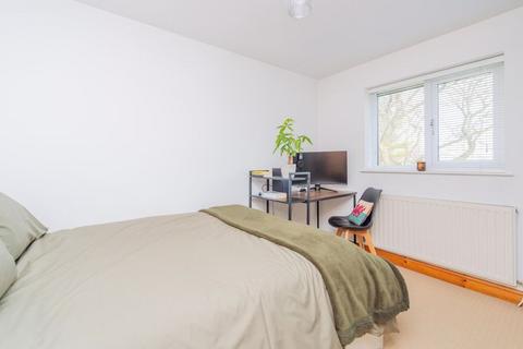 11 Applewood Close, Wrexham, LL13 7GU