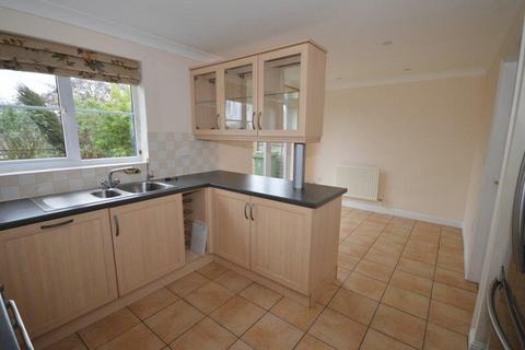 4 bedroom detached house to rent, Trenchard Avenue, Aylesbury HP22