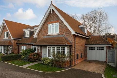 4 bedroom semi-detached house for sale, Nower Close, Epsom KT18